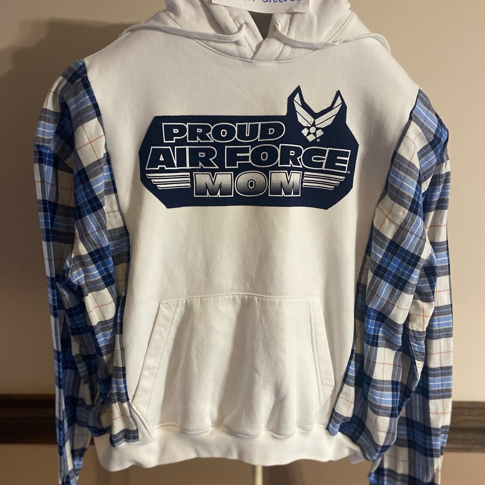 Proud Air Force Mom Hoodie - White and Blue size XL